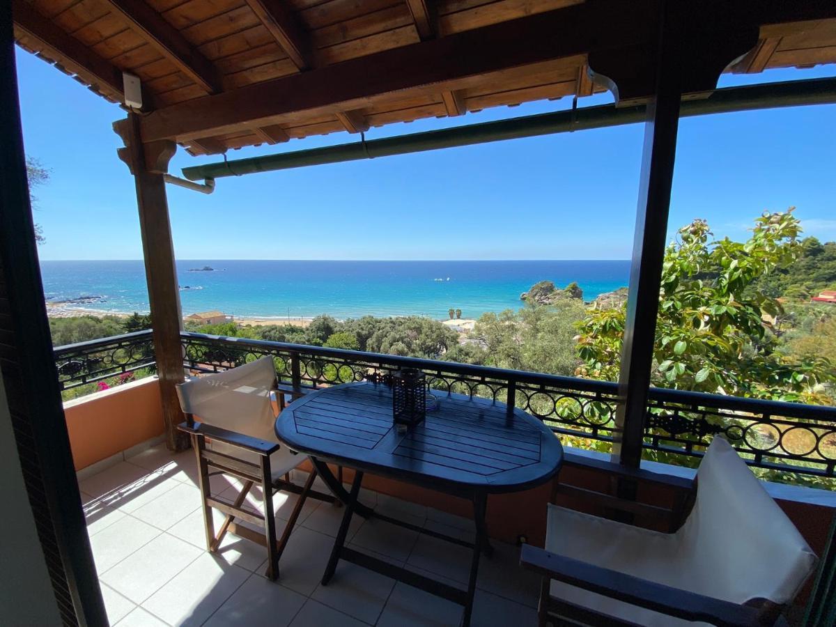 Papadatos Apts With Amazing View - 5Mins From The Beach Kontogialos Exteriör bild