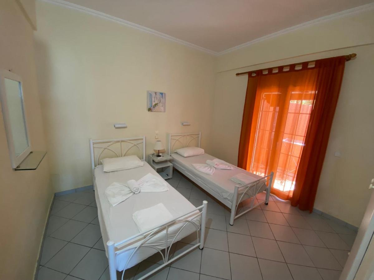Papadatos Apts With Amazing View - 5Mins From The Beach Kontogialos Exteriör bild