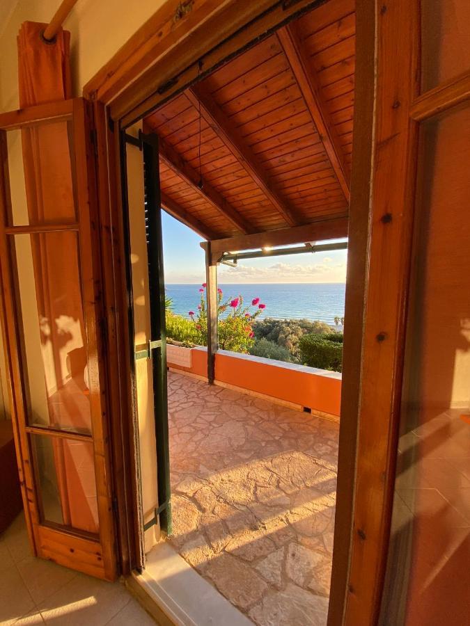 Papadatos Apts With Amazing View - 5Mins From The Beach Kontogialos Exteriör bild