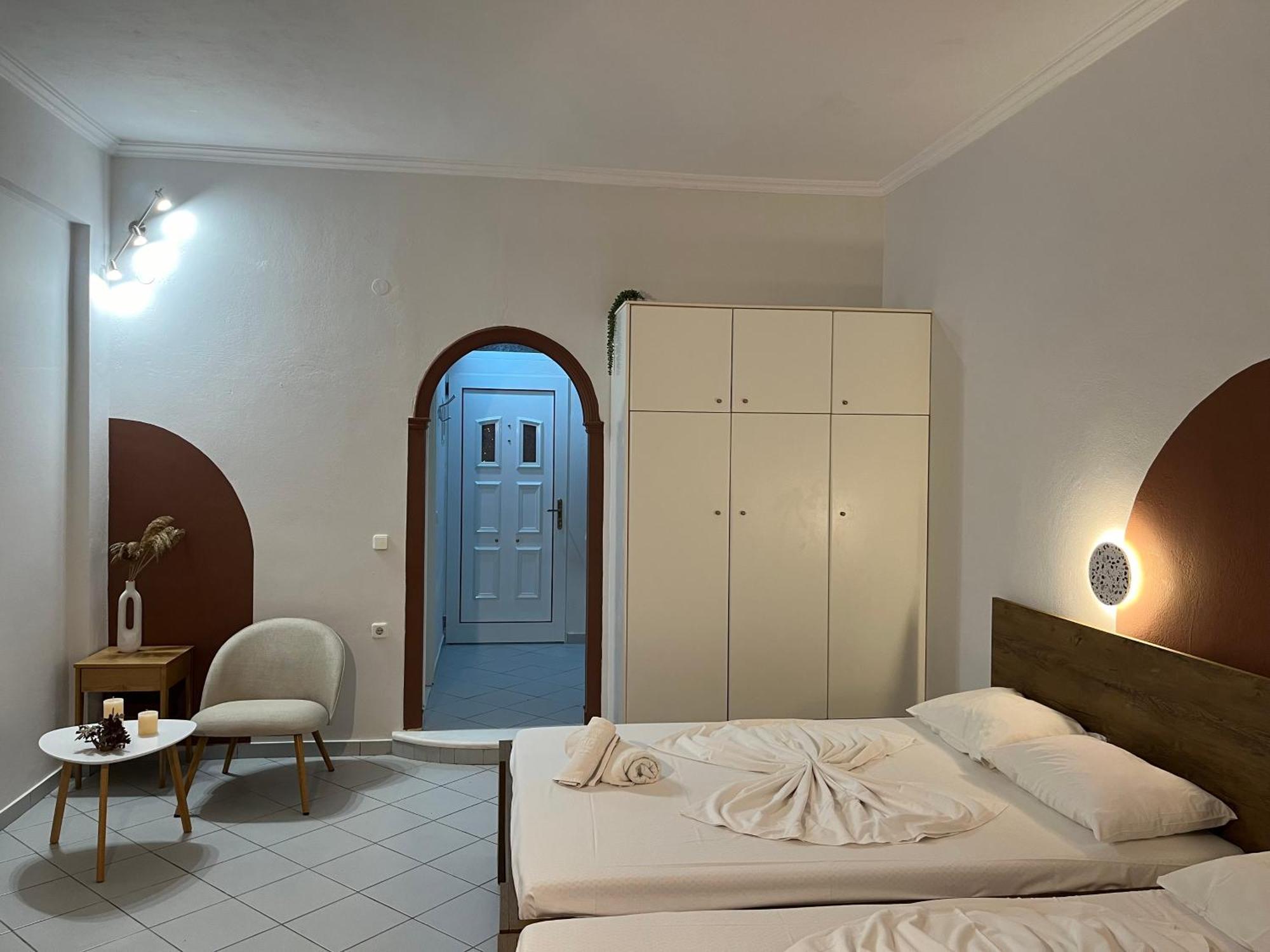 Papadatos Apts With Amazing View - 5Mins From The Beach Kontogialos Exteriör bild