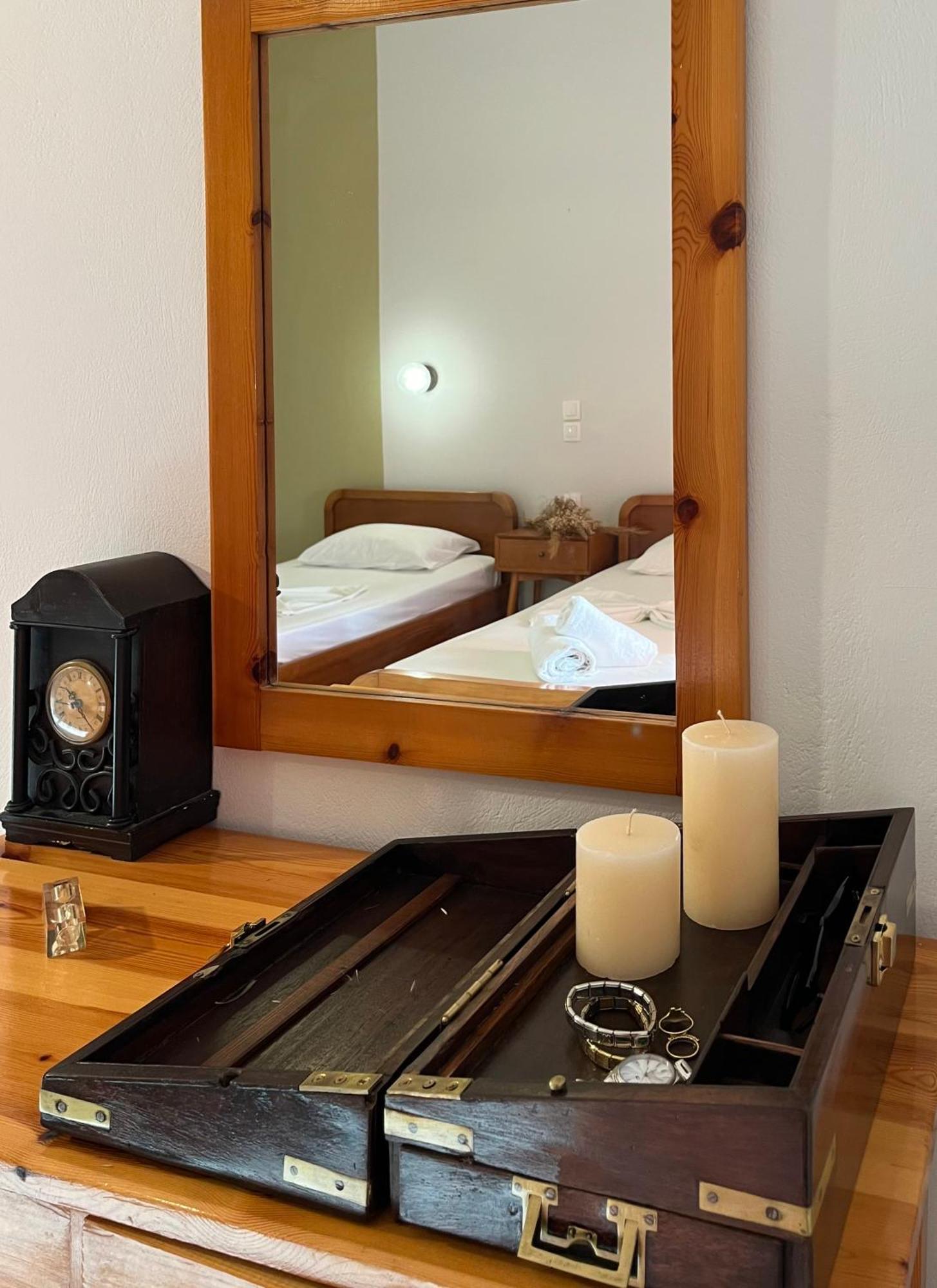 Papadatos Apts With Amazing View - 5Mins From The Beach Kontogialos Exteriör bild