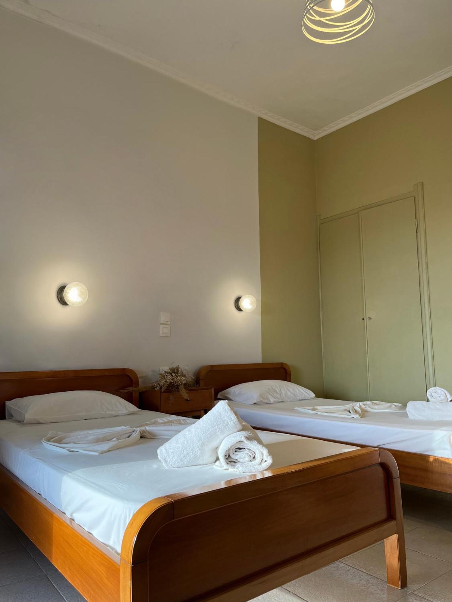 Papadatos Apts With Amazing View - 5Mins From The Beach Kontogialos Exteriör bild