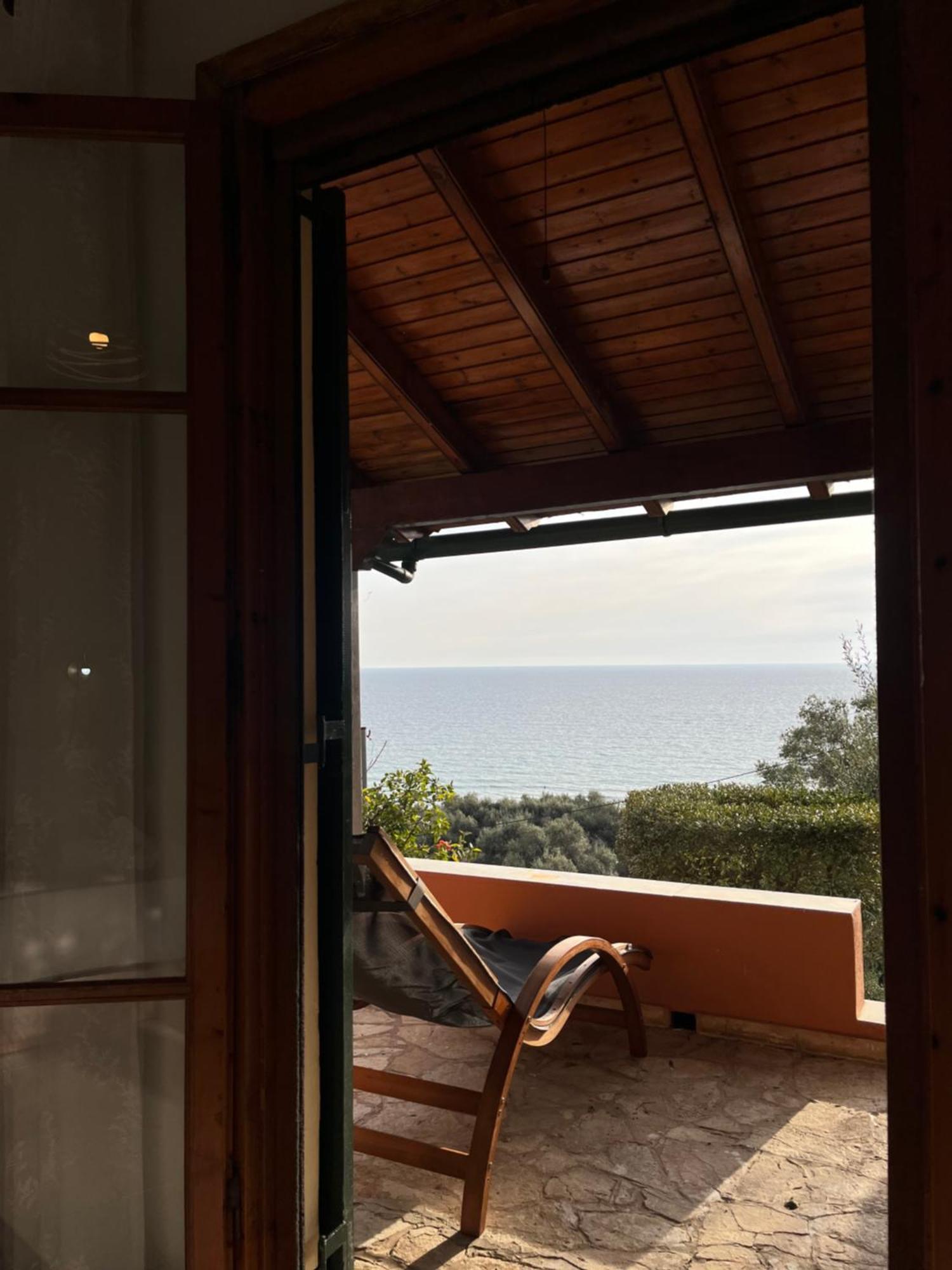 Papadatos Apts With Amazing View - 5Mins From The Beach Kontogialos Exteriör bild
